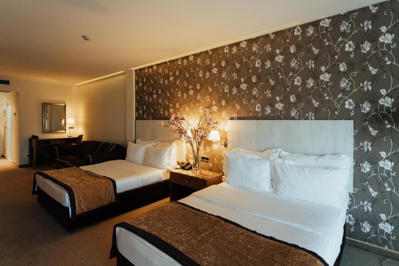 Hotel 1000 Ruza Belgrado Buitenkant foto