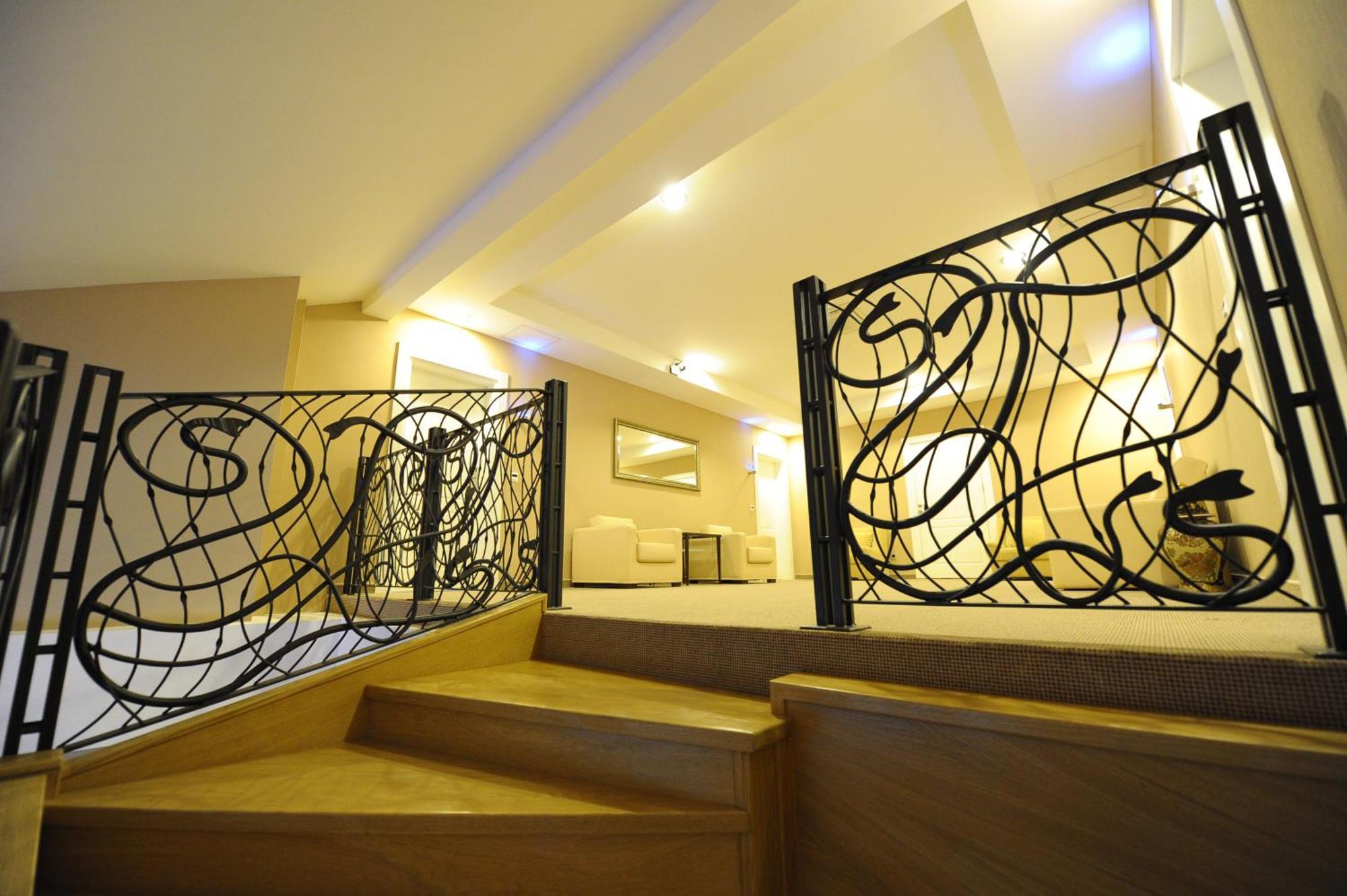 Hotel 1000 Ruza Belgrado Buitenkant foto