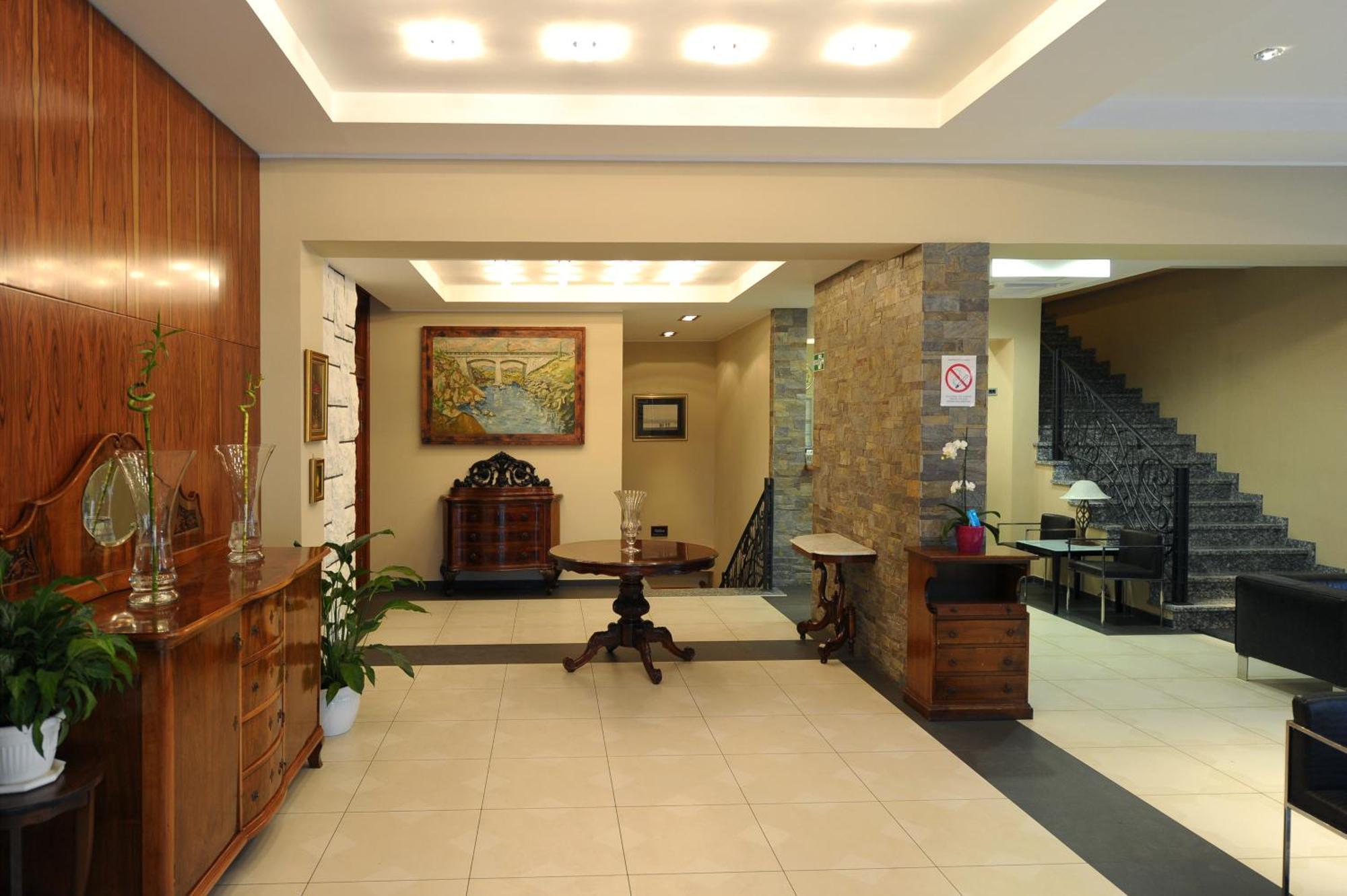Hotel 1000 Ruza Belgrado Buitenkant foto